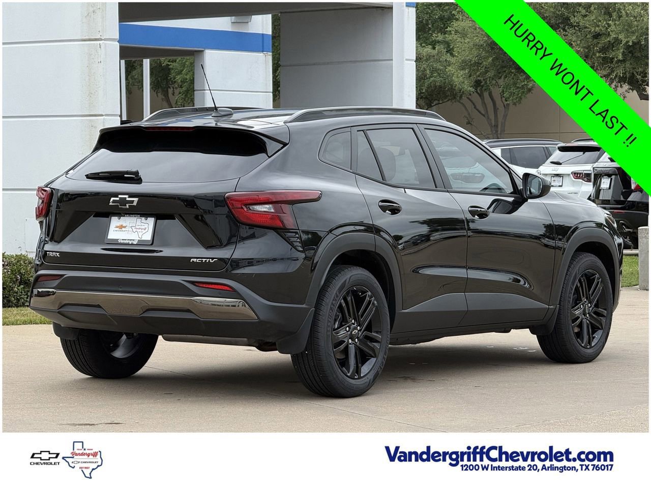 New 2026 Chevrolet Trax ACTIV w/ Sunroof Package FWD image 4