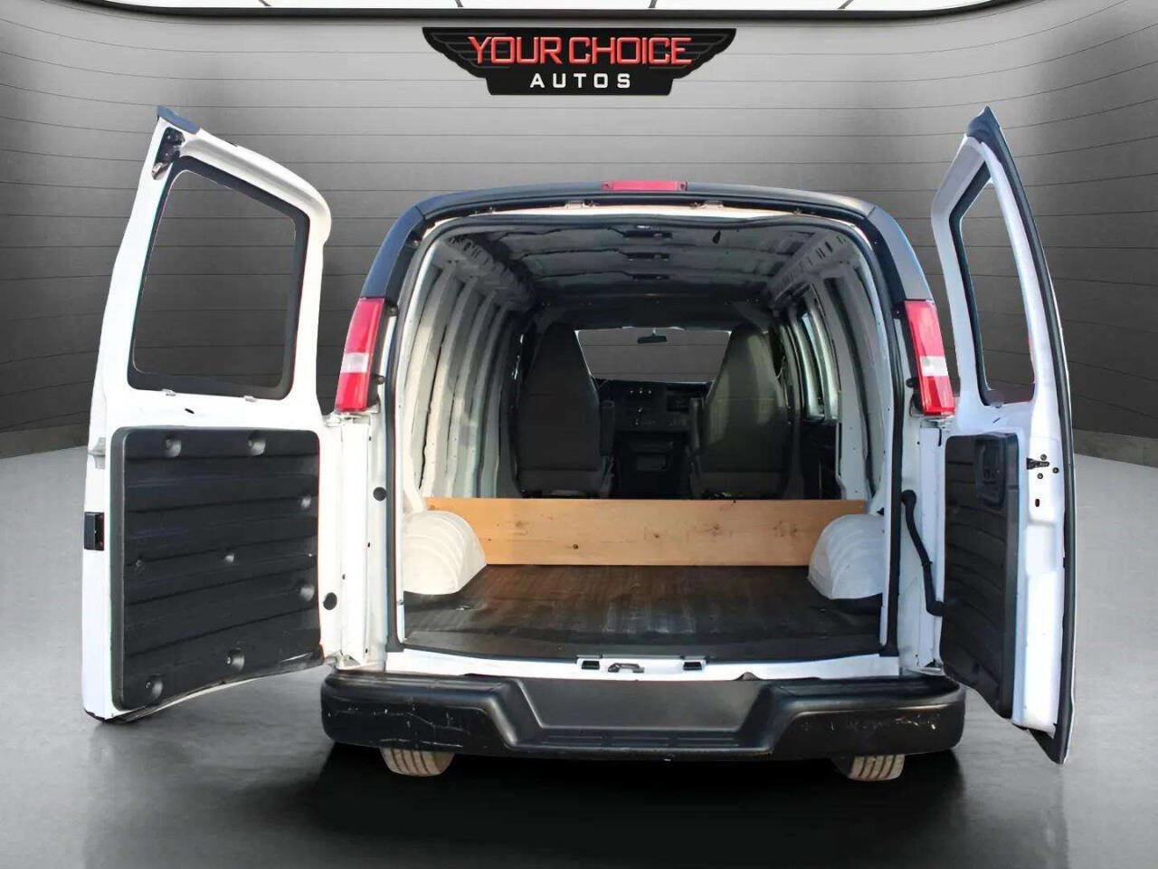 Used 2021 GMC Savana 2500 w/ Driver Convenience Package image 21