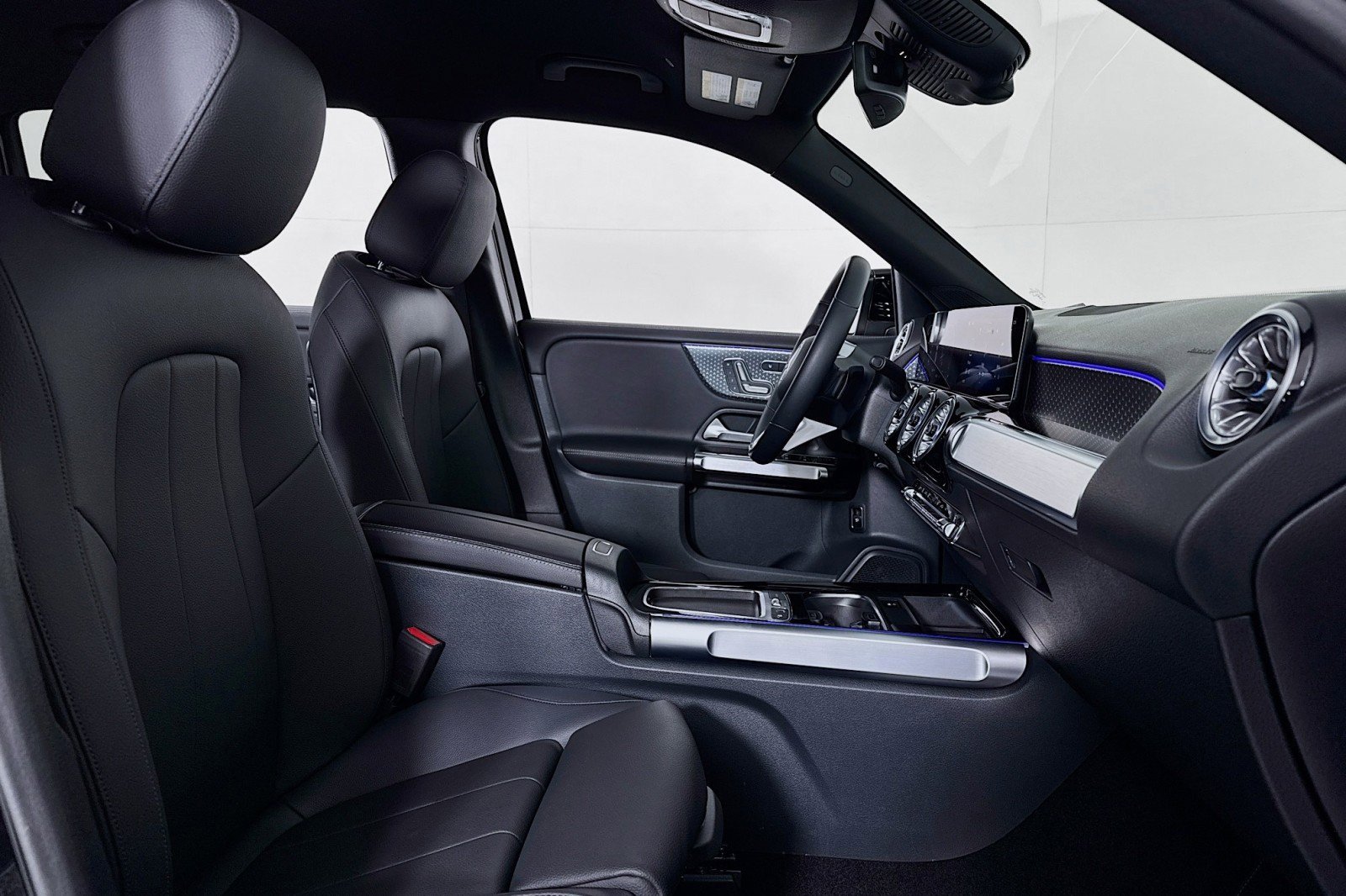 Certified 2025 Mercedes-Benz GLB 250 image 7