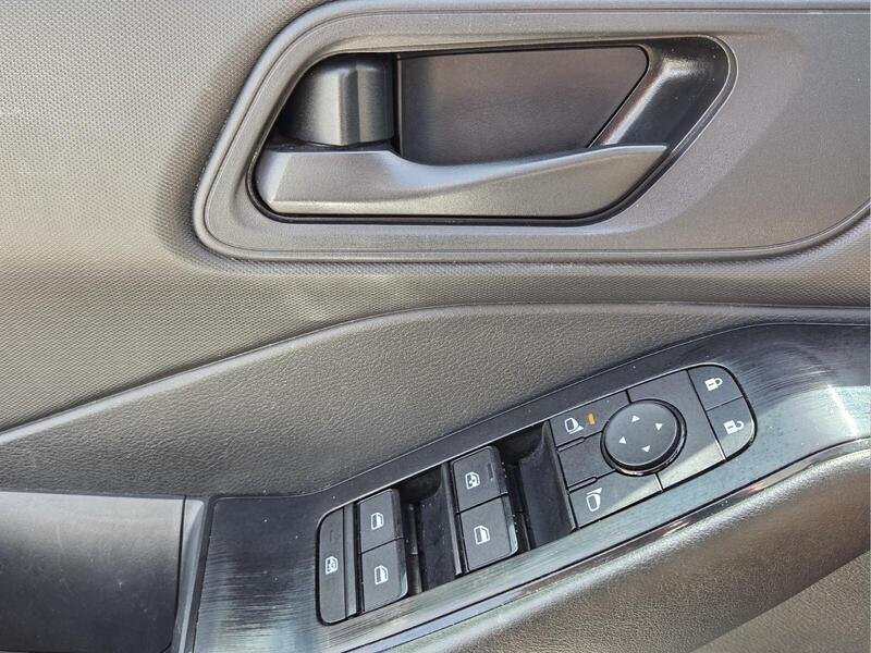 Used 2024 Nissan Rogue S FWD image 22