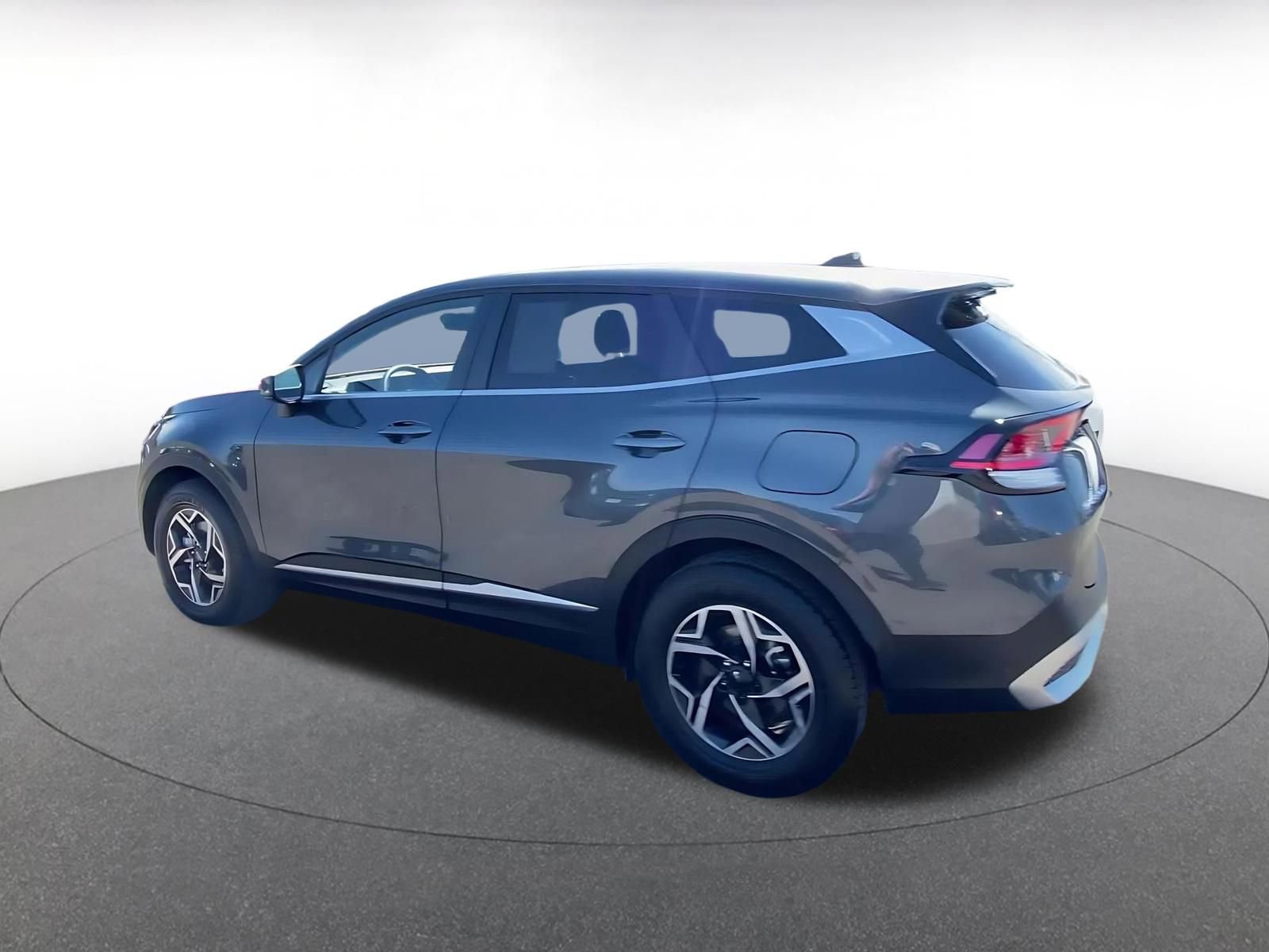 Used 2025 Kia Sportage LX image 10