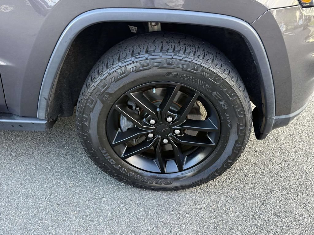 Used 2018 Jeep Grand Cherokee Trailhawk w/ Trailhawk Luxury Group AWD/4WD image 12