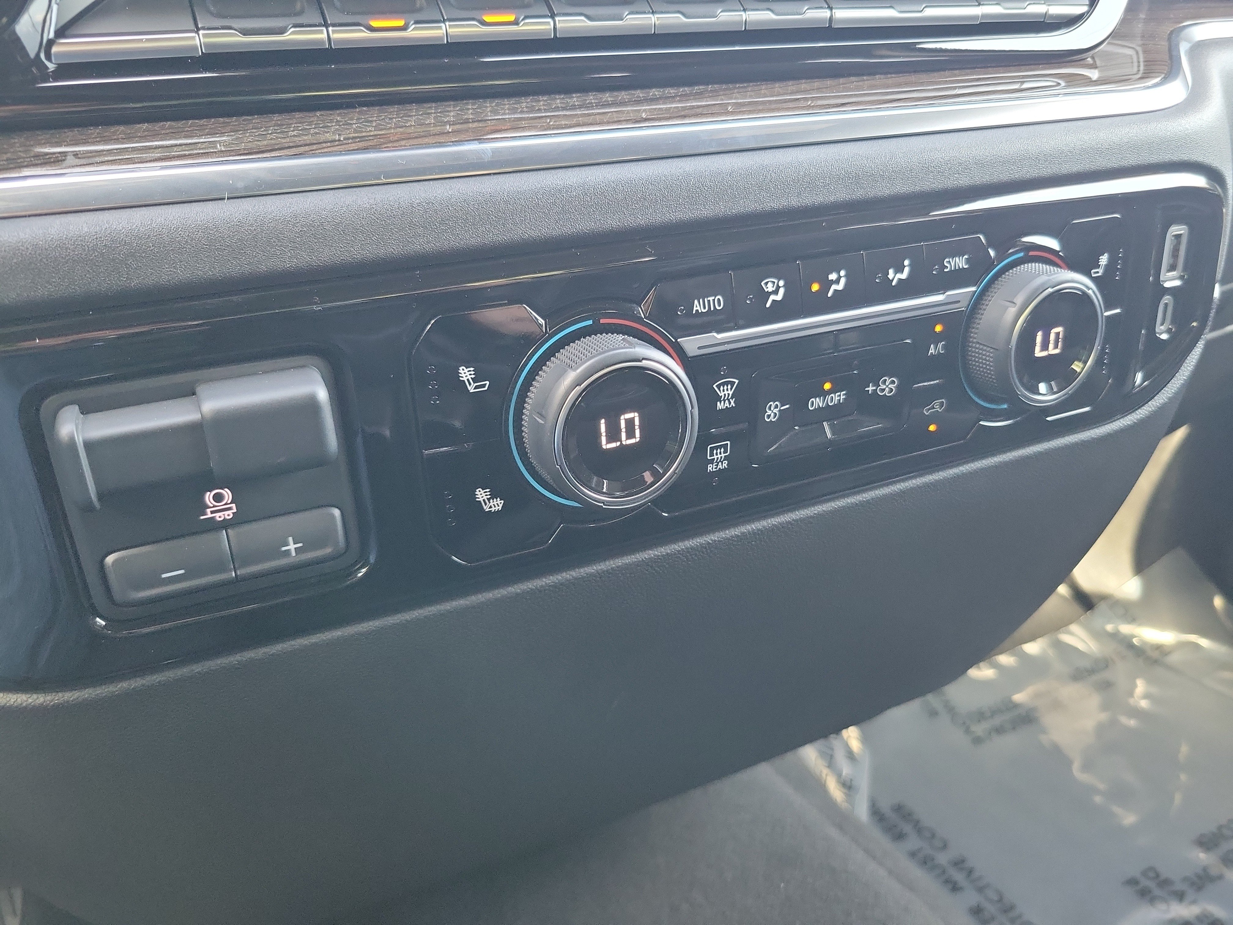 Used 2024 Chevrolet Silverado 1500 RST RWD image 23
