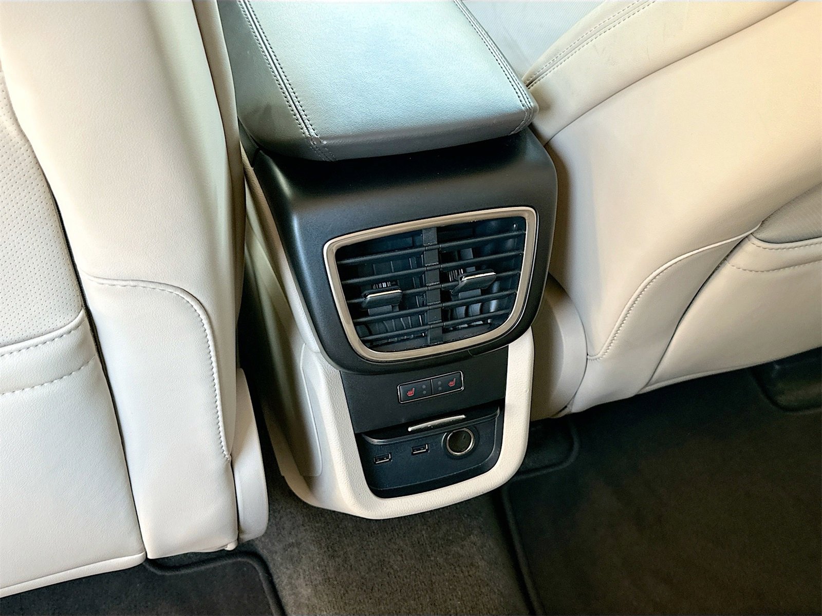 Used 2018 Lincoln MKX Reserve w/ Lincoln MKX Climate Package image 26