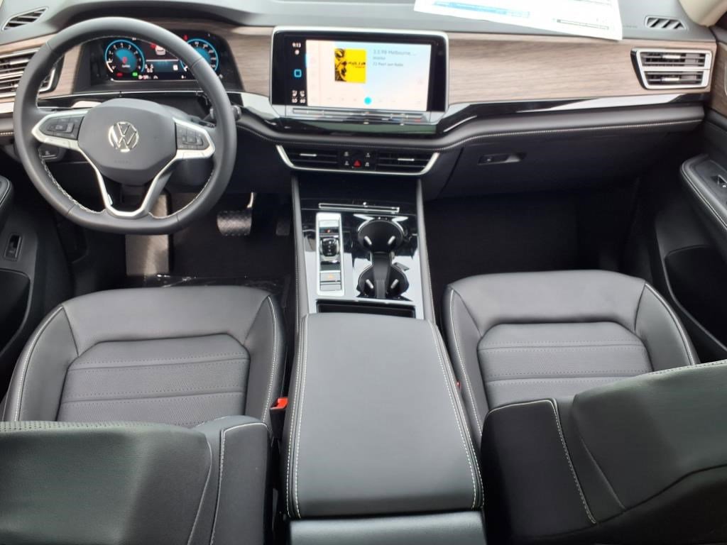 New 2025 Volkswagen Atlas SEL image 9