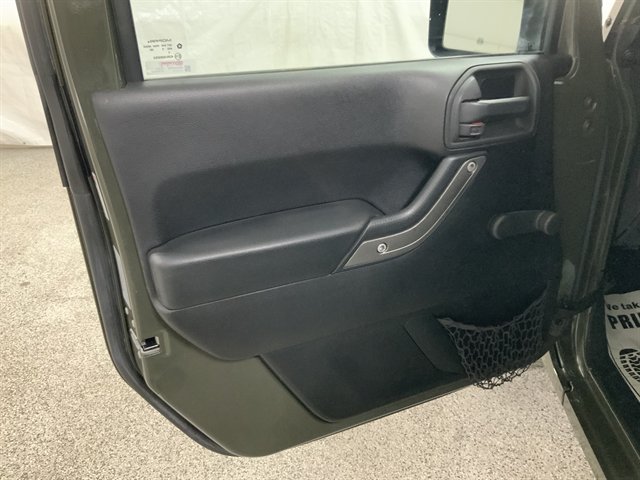 Used 2015 Jeep Wrangler Unlimited Sport image 13