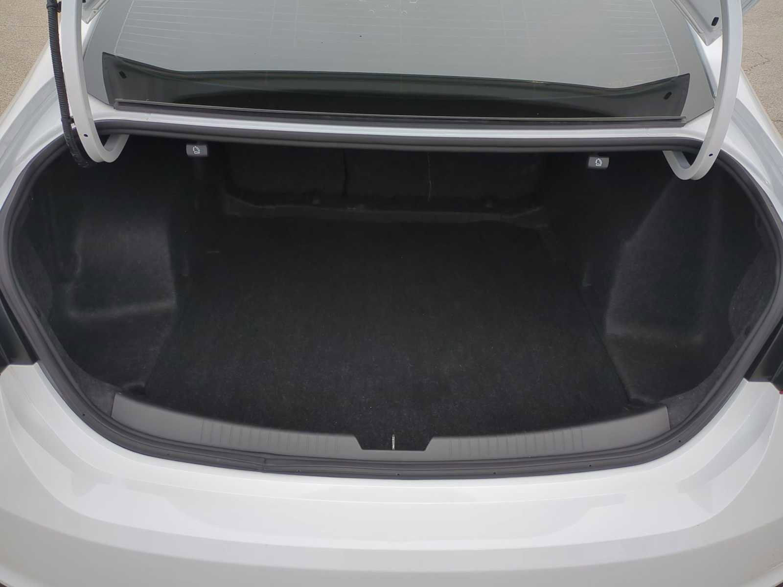 Used 2022 Chevrolet Malibu LT w/ Sport Edition image 26