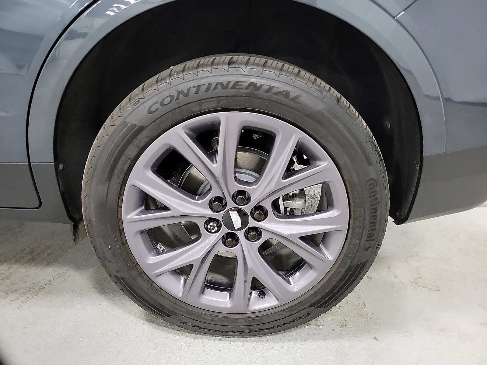 Used 2019 Cadillac XT5 Luxury w/ LPO, Black Ice Package FWD image 8