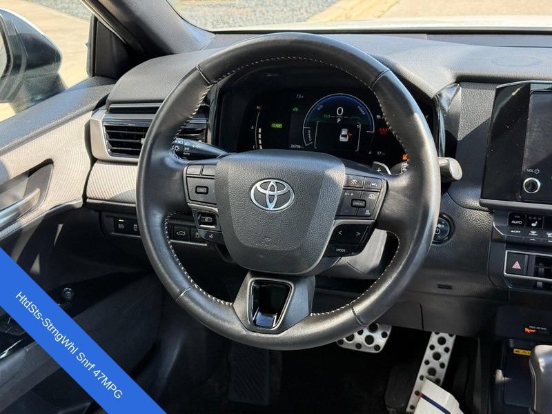 Used 2025 Toyota Camry SE w/ Convenience Package FWD image 14