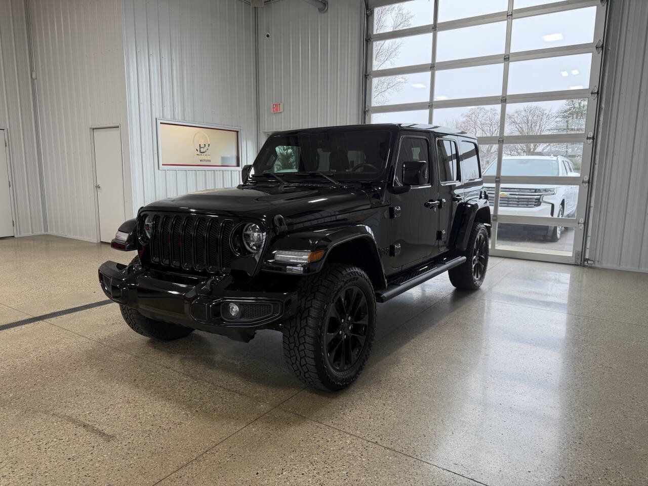 Used 2021 Jeep Wrangler Unlimited Sahara AWD/4WD image 2