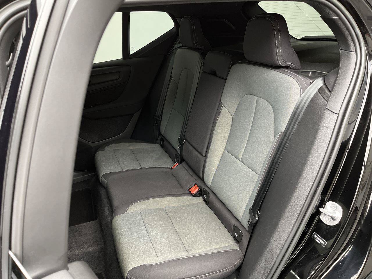 Used 2023 Volvo XC40 B5 Core AWD/4WD image 10