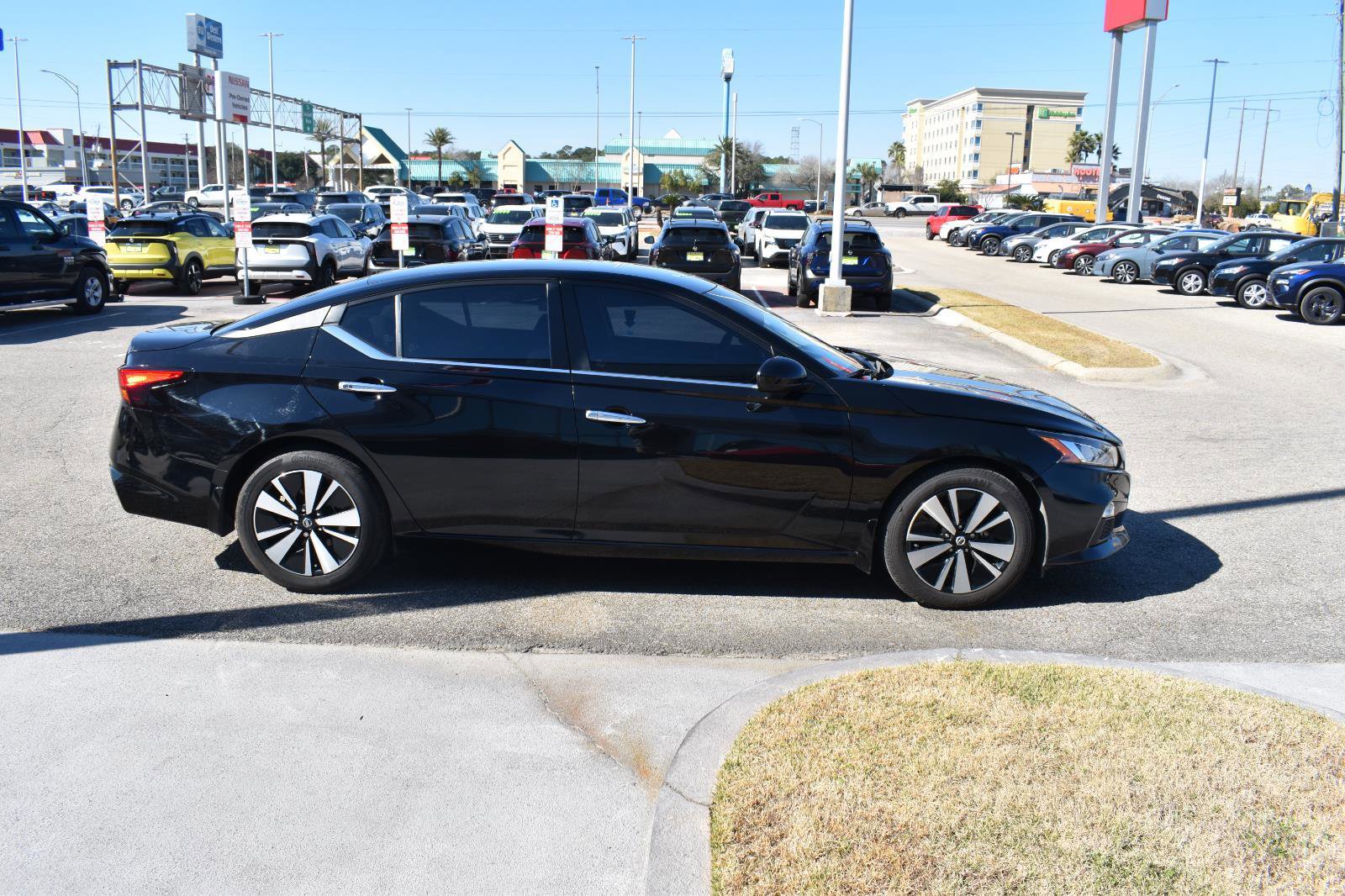 Used 2021 Nissan Altima 2.5 SV image 12