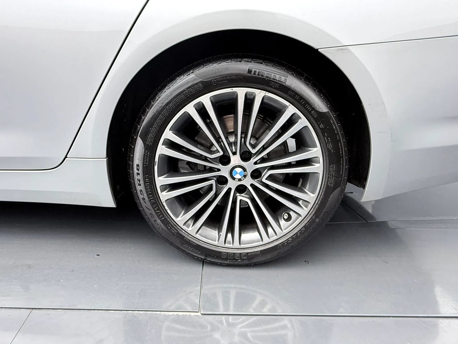 Used 2018 BMW 530i xDrive w/ Premium Package AWD/4WD image 10