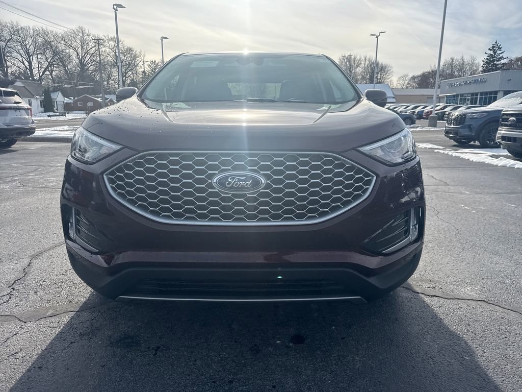 Used 2023 Ford Edge SEL w/ Convenience Package image 3
