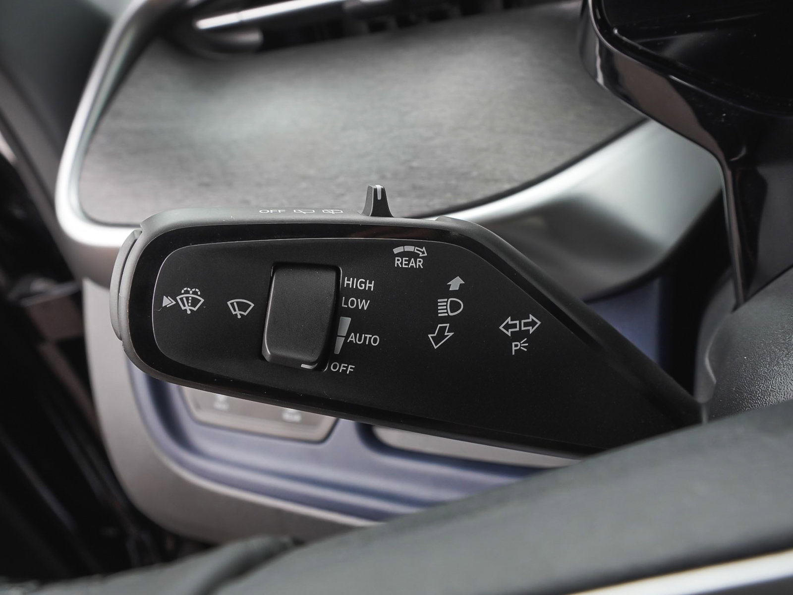 Used 2025 Volkswagen ID. Buzz Pro S RWD image 20