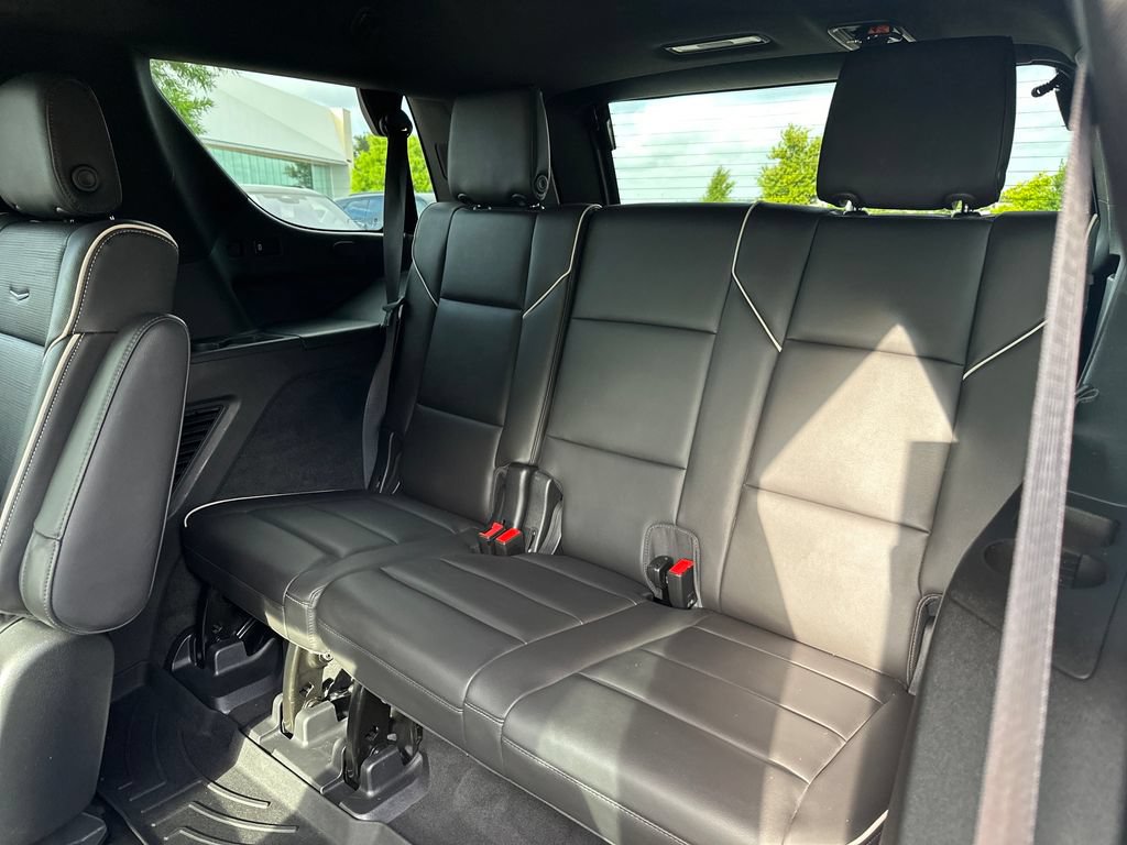 Used 2021 Cadillac Escalade Premium Luxury AWD/4WD image 35