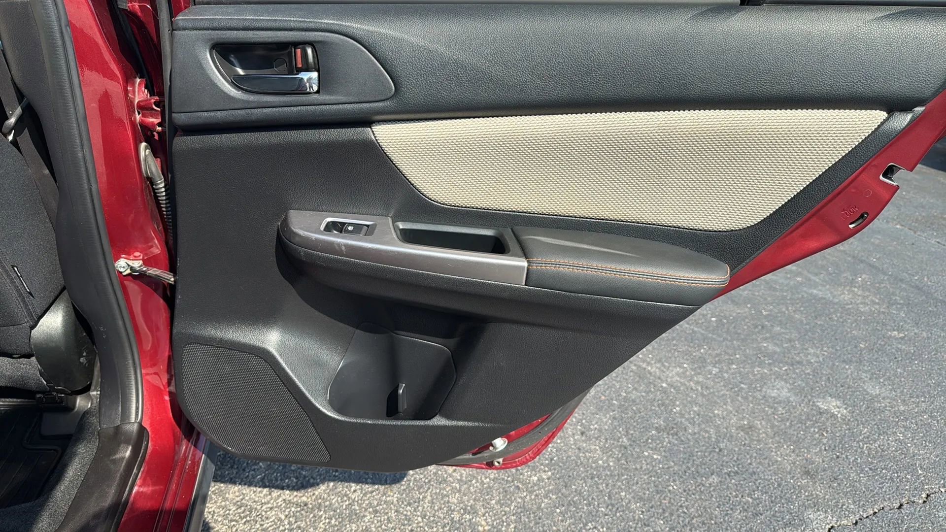 Used 2017 Subaru Crosstrek 2.0i Premium image 14