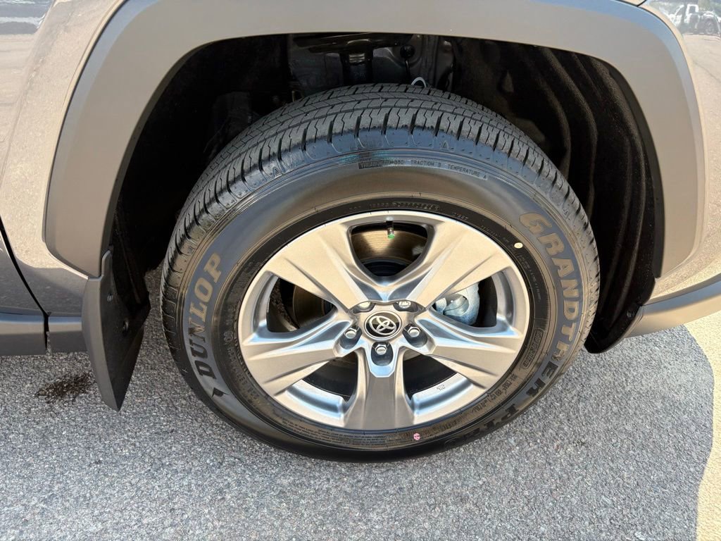 Used 2025 Toyota RAV4 LE image 36