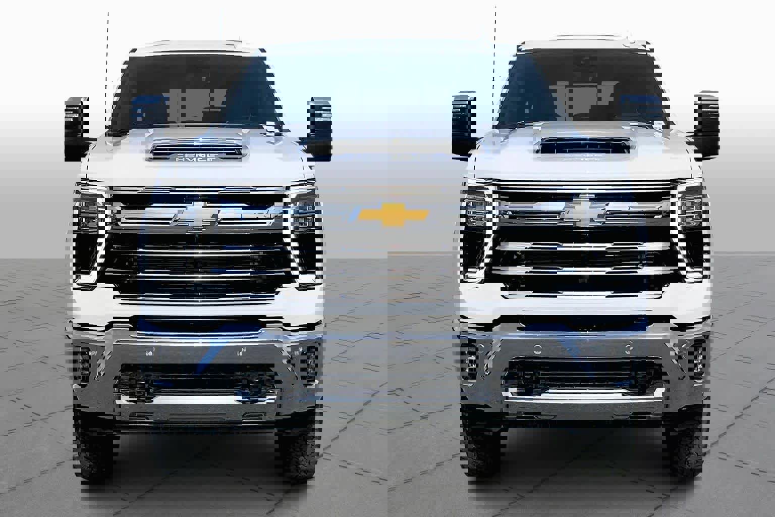Used 2025 Chevrolet Silverado 2500 LTZ w/ LTZ Premium Package image 4