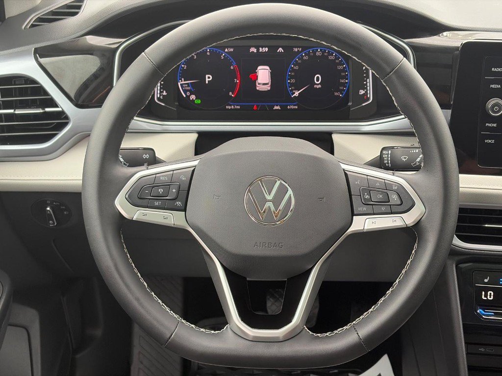 Certified 2025 Volkswagen Taos SEL AWD/4WD image 14