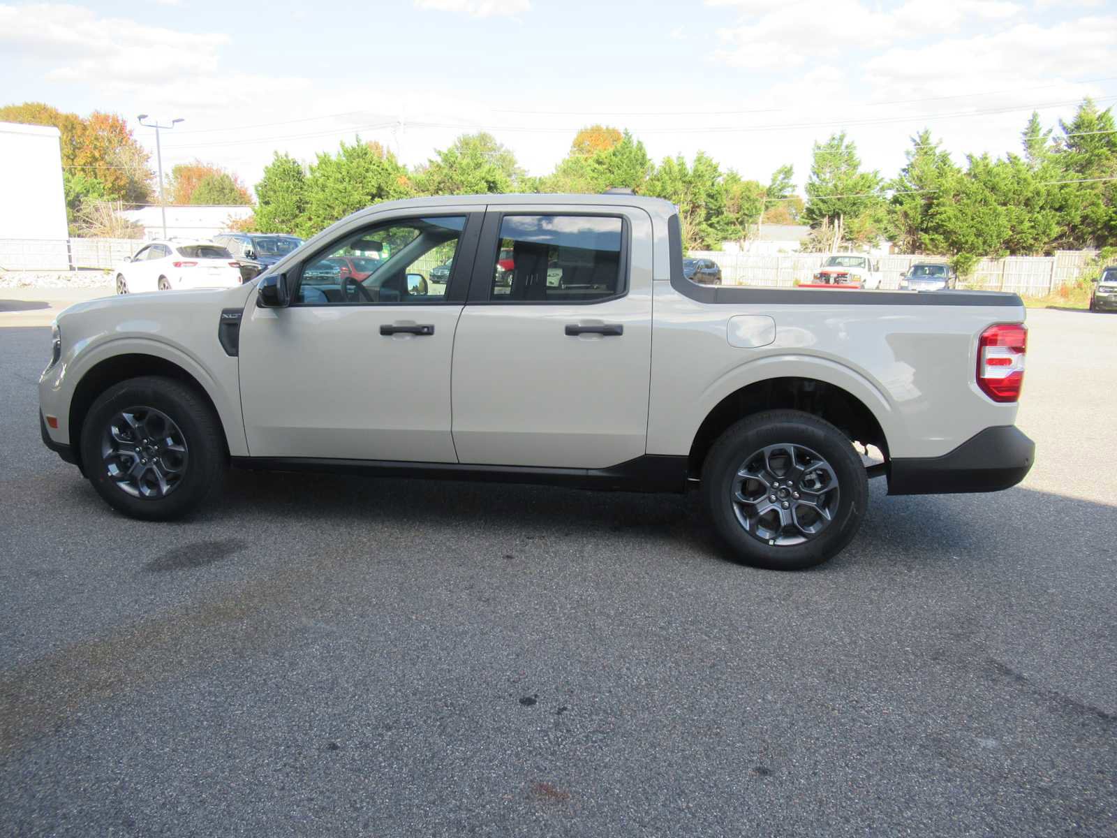 New 2025 Ford Maverick XLT w/ Equipment Group 301A image 8