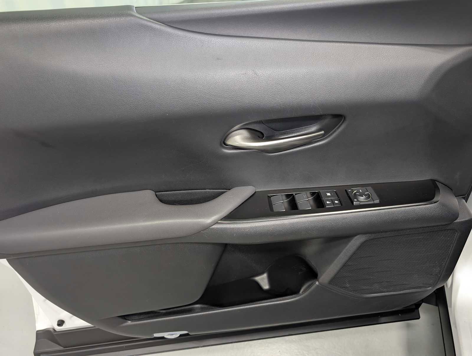 Used 2020 Lexus UX 250h w/ Premium Package image 38