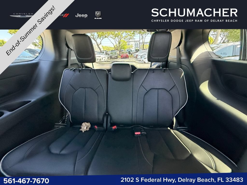 New 2027 Chrysler Pacifica Limited AWD/4WD image 12