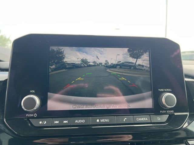 Used 2024 Nissan Pathfinder SV image 19