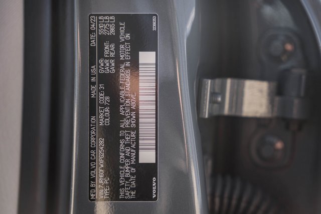 Used 2023 Volvo S60 T8 Plus image 37