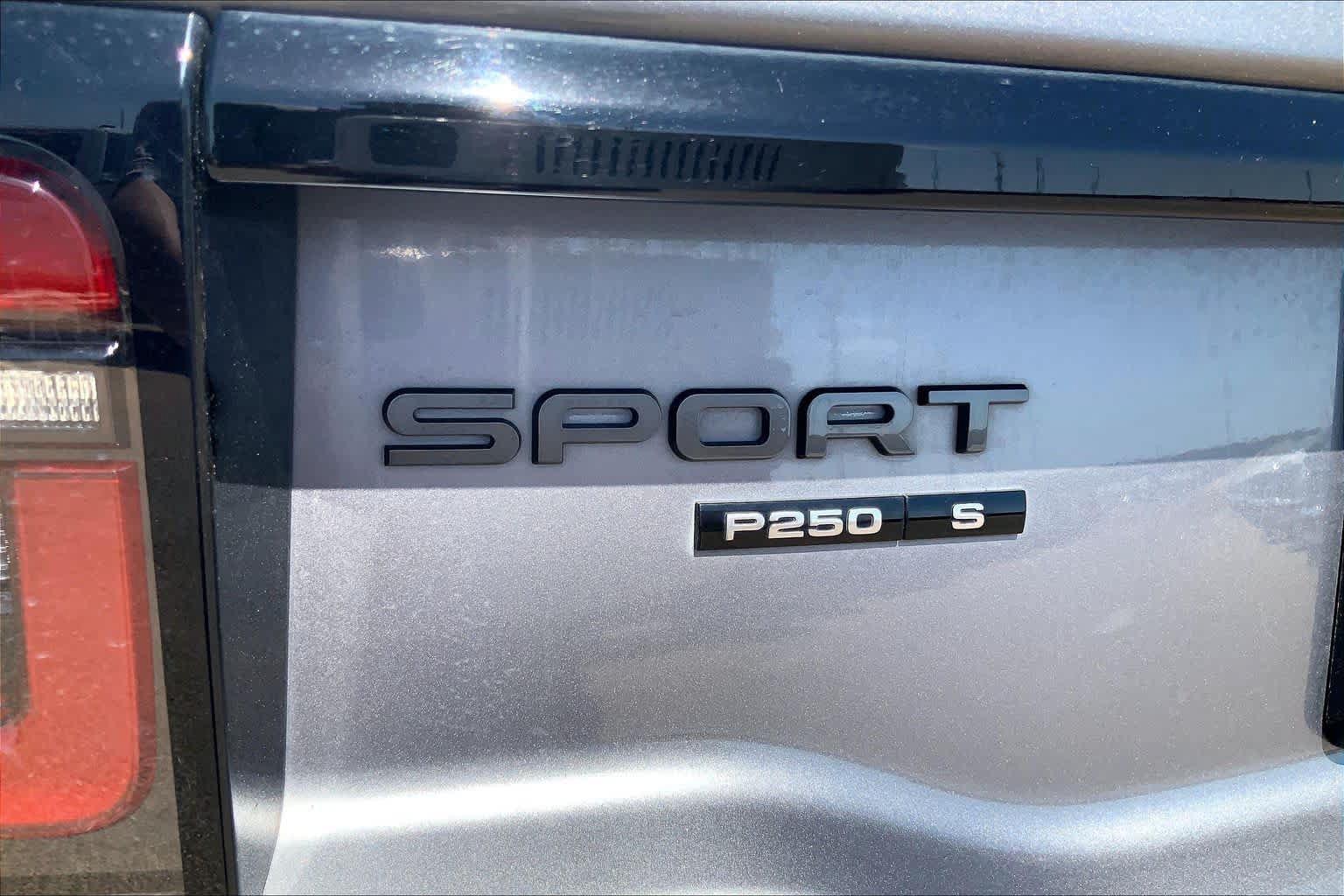 Used 2020 Land Rover Discovery Sport SE R-Dynamic AWD/4WD image 33