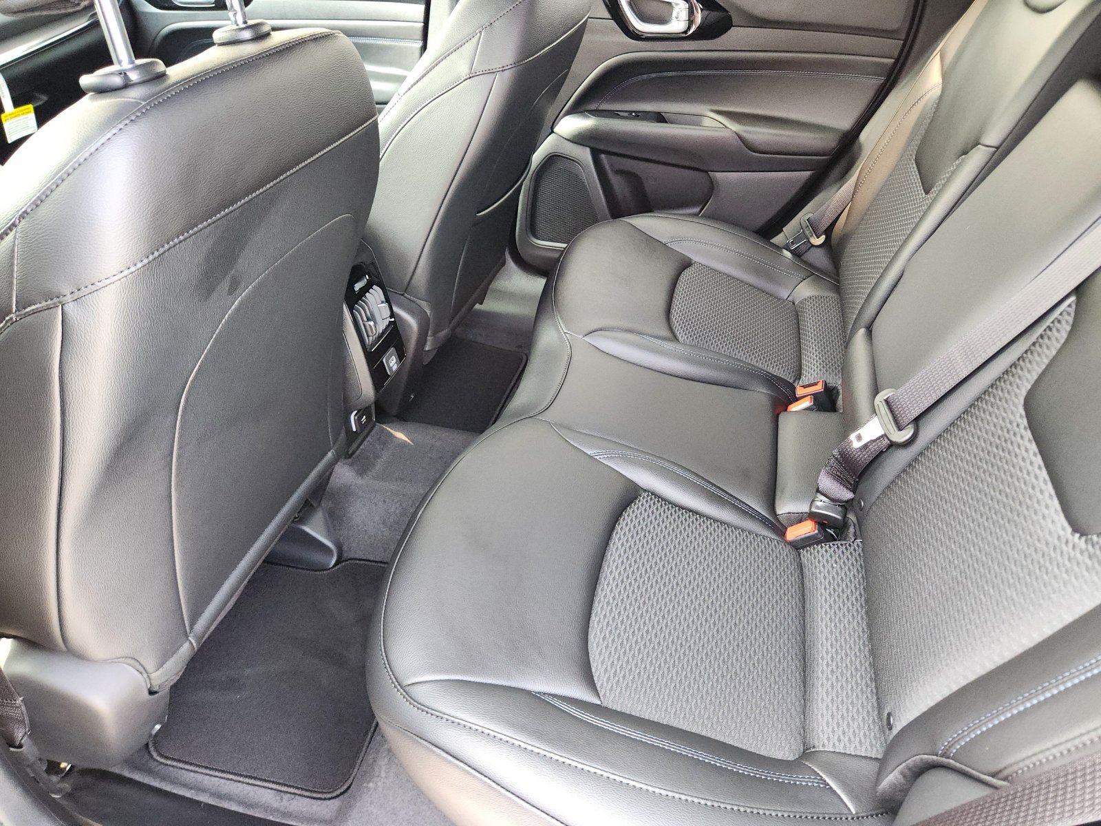 New 2026 Jeep Compass Latitude AWD/4WD image 24