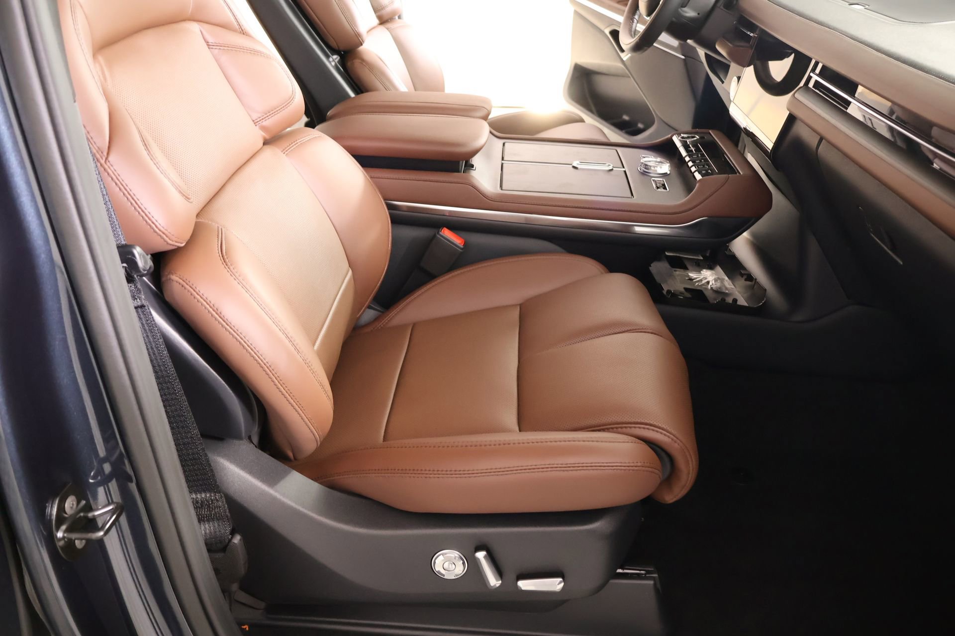 New 2026 Lincoln Navigator Reserve AWD/4WD image 15