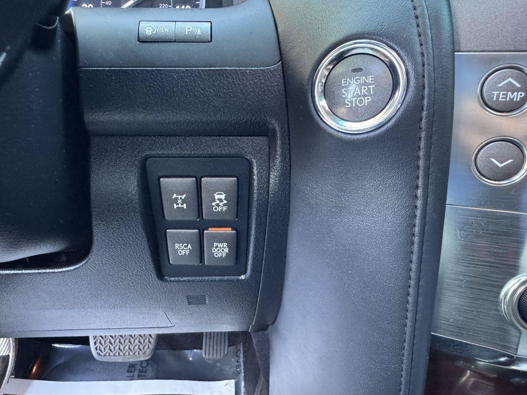 Used 2011 Lexus LX 570 4WD w/ Luxury Pkg image 29