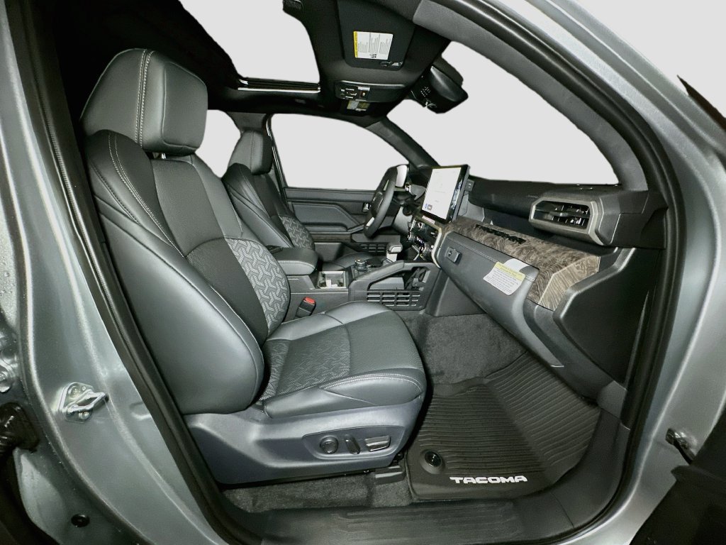 New 2026 Toyota Tacoma Limited AWD/4WD image 32