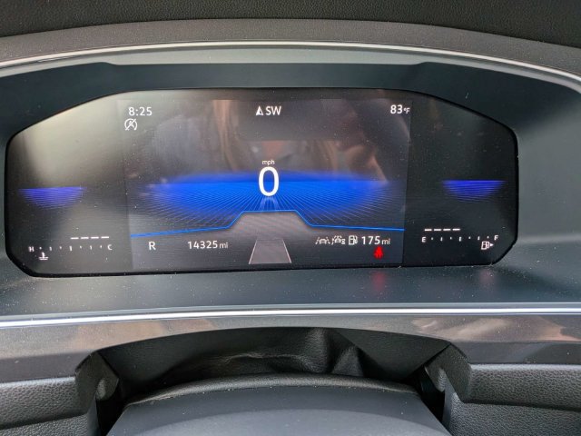 Certified 2024 Volkswagen Tiguan SE R-Line FWD image 28