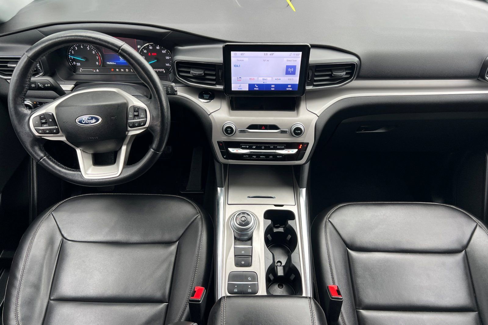 Used 2023 Ford Explorer XLT w/ Equipment Group 202A RWD image 10