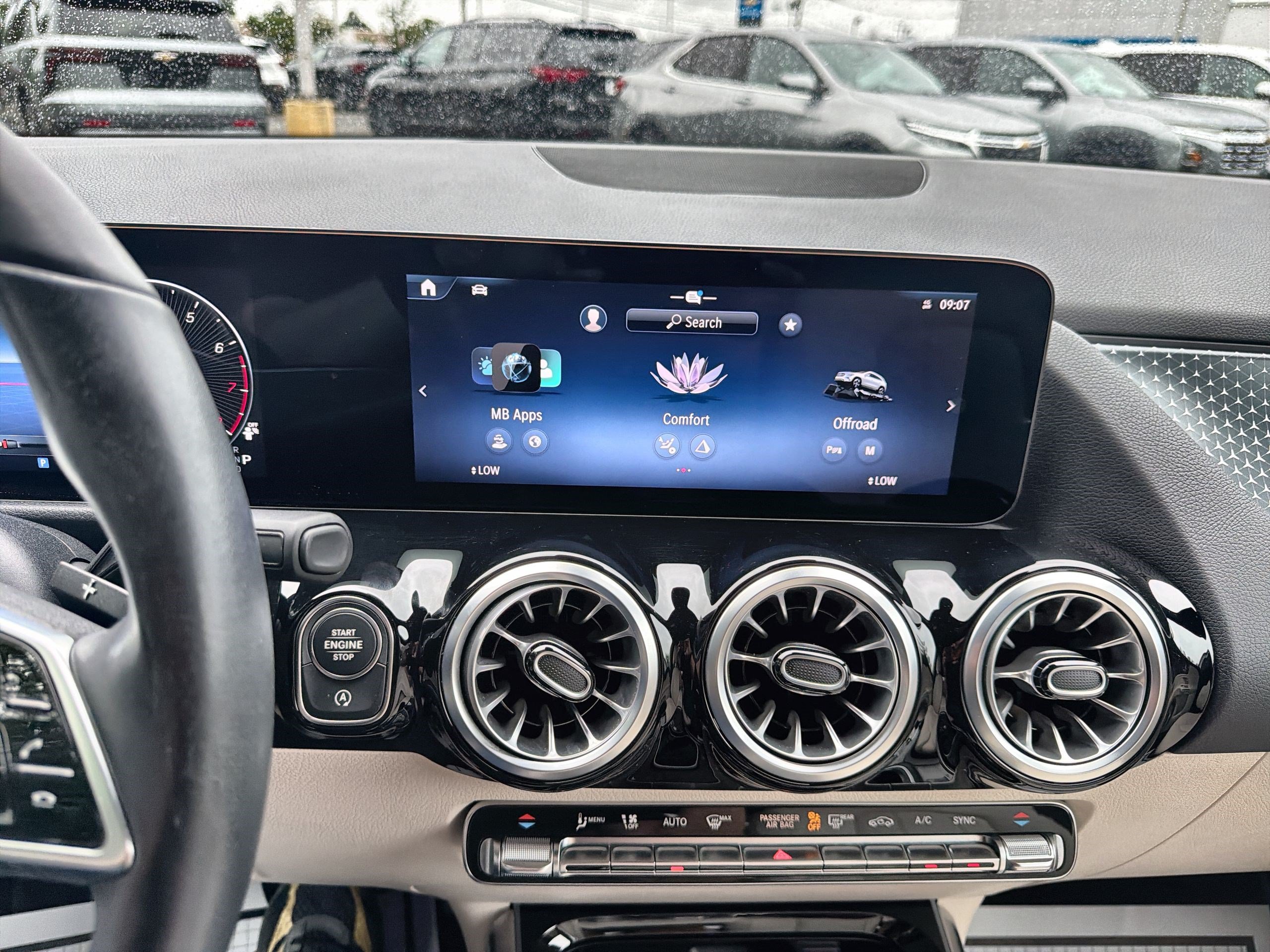 Used 2025 Mercedes-Benz GLA 250 4MATIC w/ Winter Package image 14