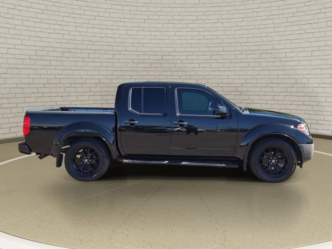 Used 2018 Nissan Frontier SV w/ Value Truck Package image 4