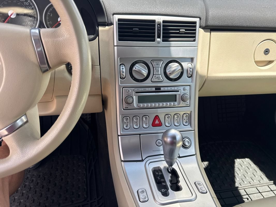 Used 2006 Chrysler Crossfire Limited RWD image 8