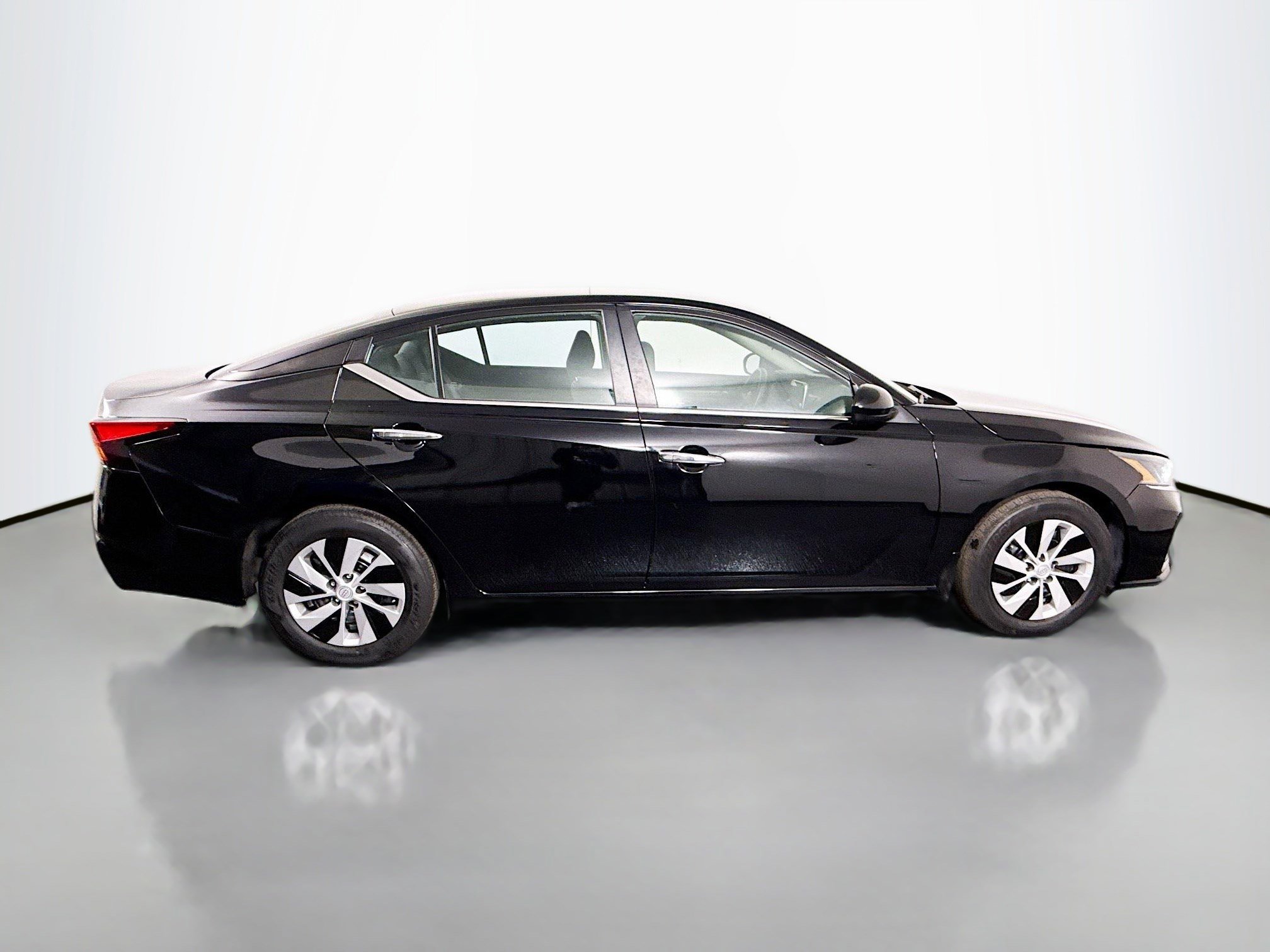 Used 2023 Nissan Altima 2.5 S image 11