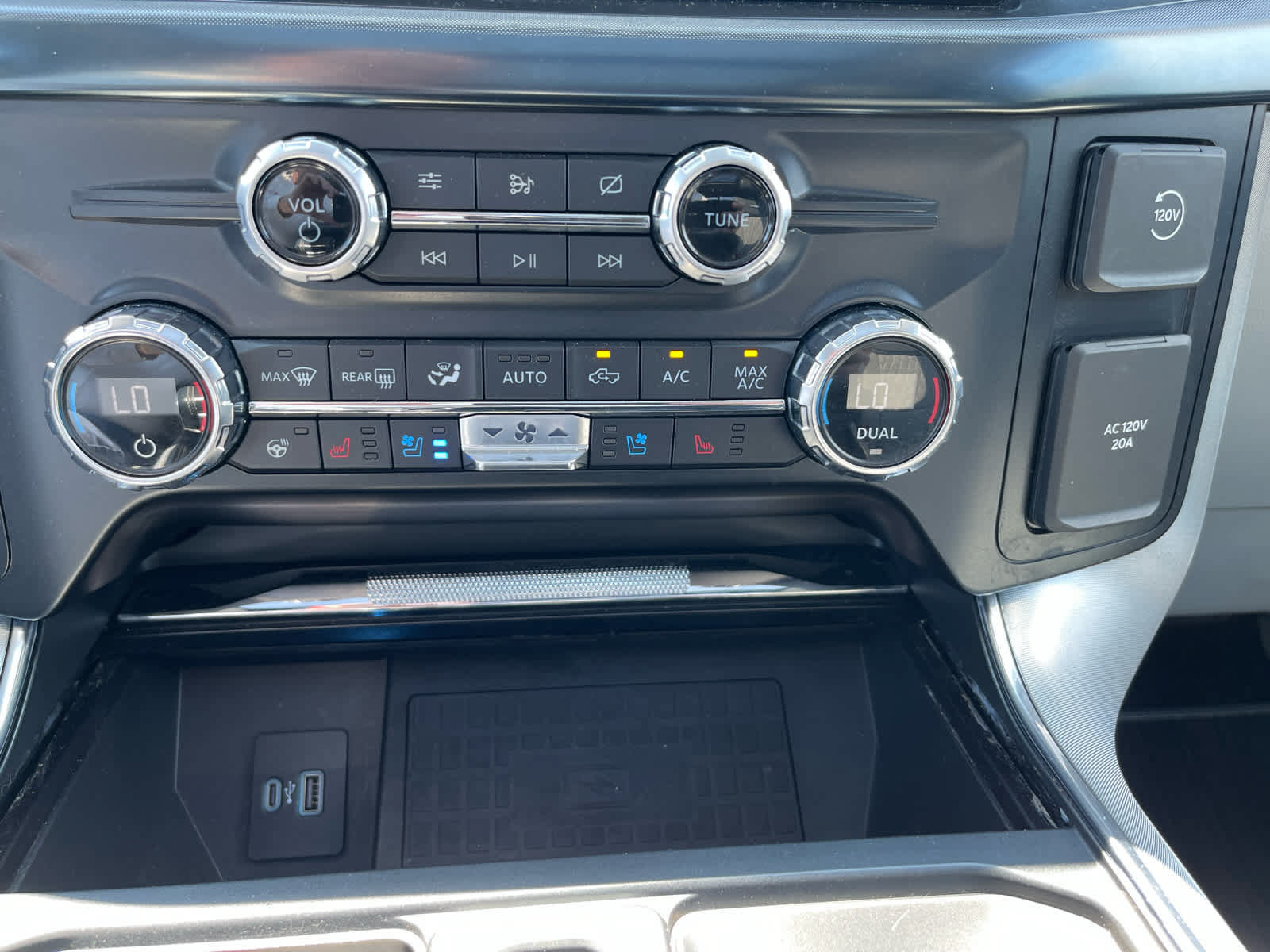 Used 2021 Ford F150 Limited AWD/4WD image 19