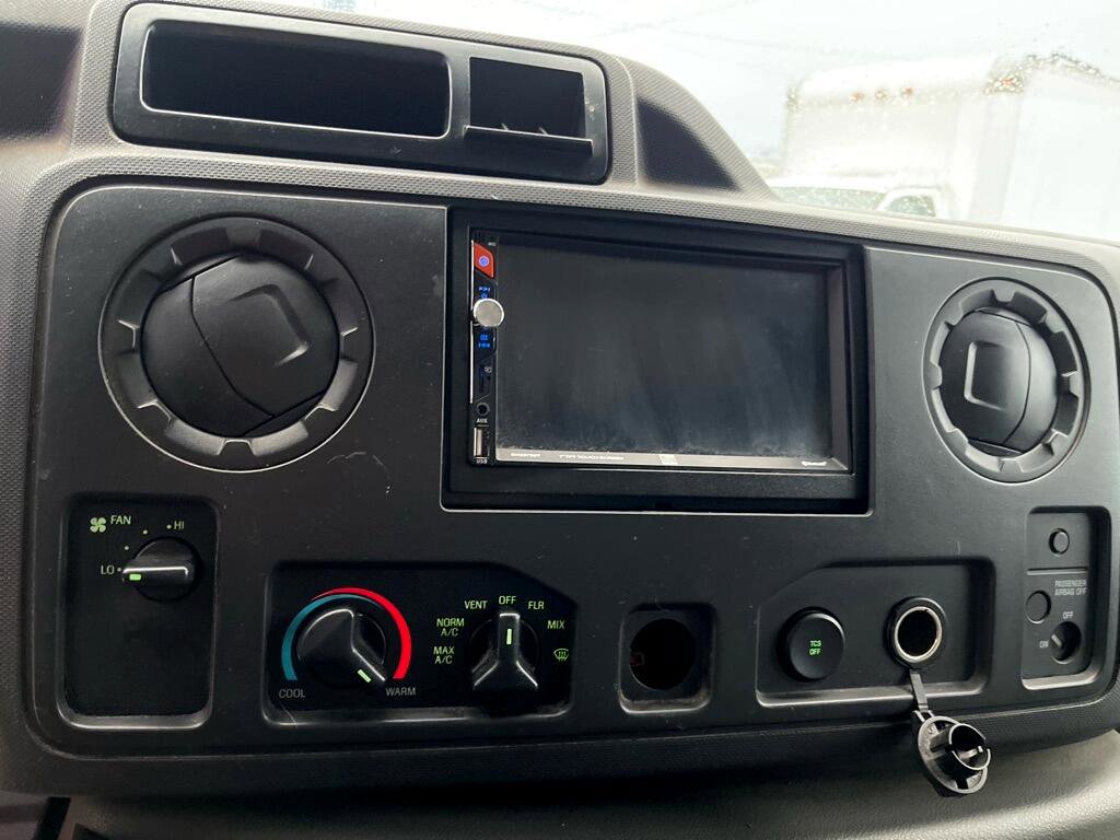 Used 2011 Ford E-250 and Econoline 250 w/ PWR Group image 12