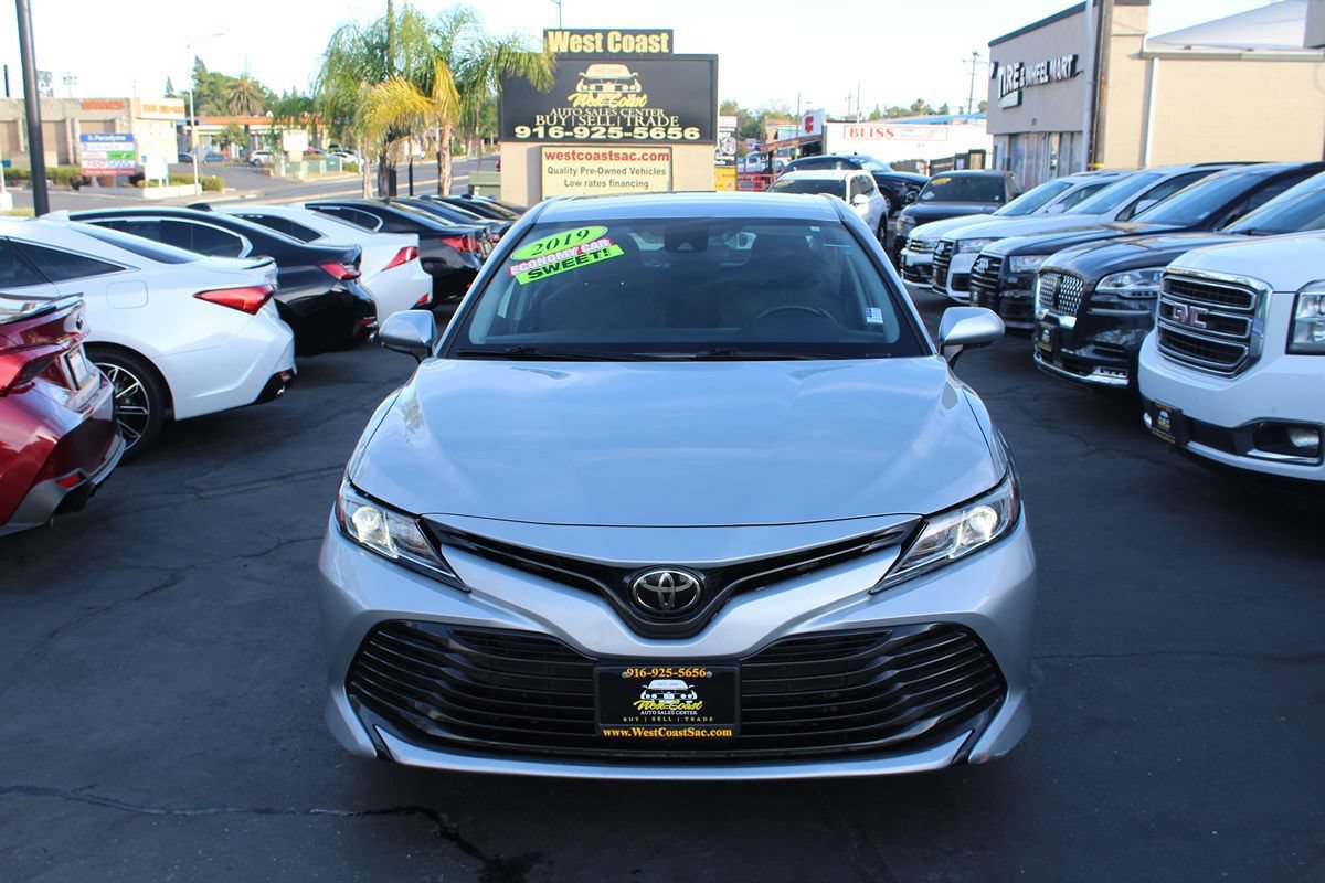 Used 2019 Toyota Camry LE w/ Carpet Mat Package FWD image 3