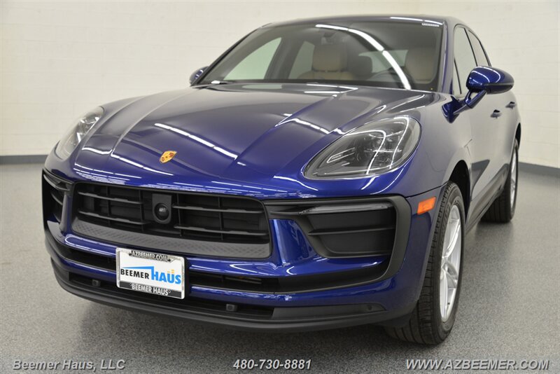 Used 2023 Porsche Macan AWD/4WD image 1