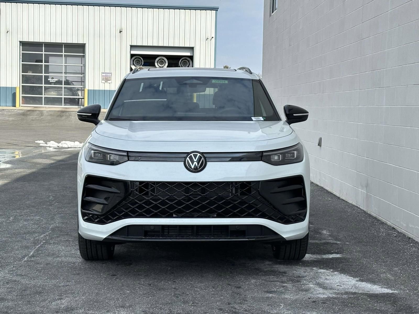 New 2026 Volkswagen Tiguan SE R-Line image 9