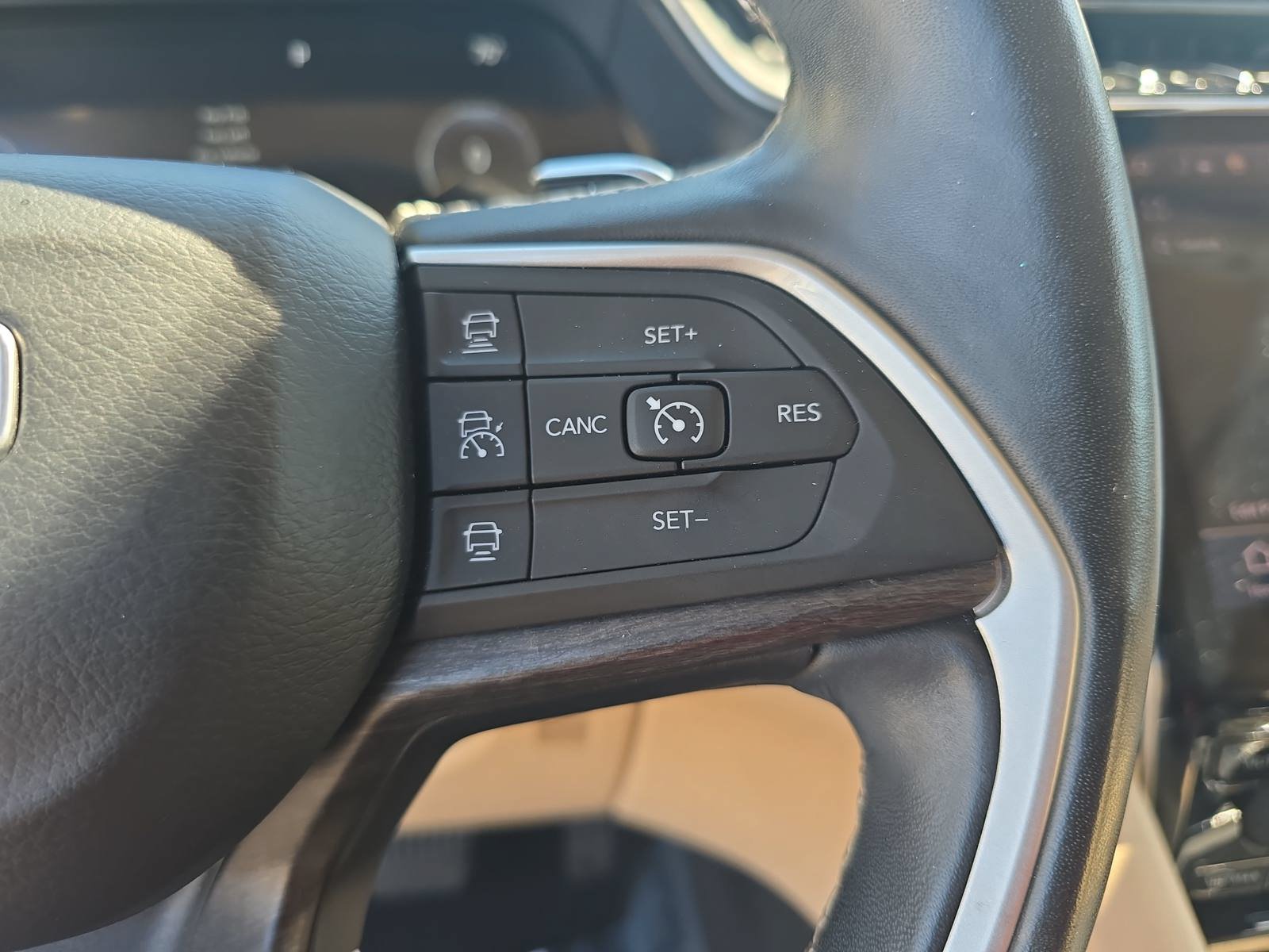 Used 2021 Jeep Grand Cherokee L Limited RWD image 19
