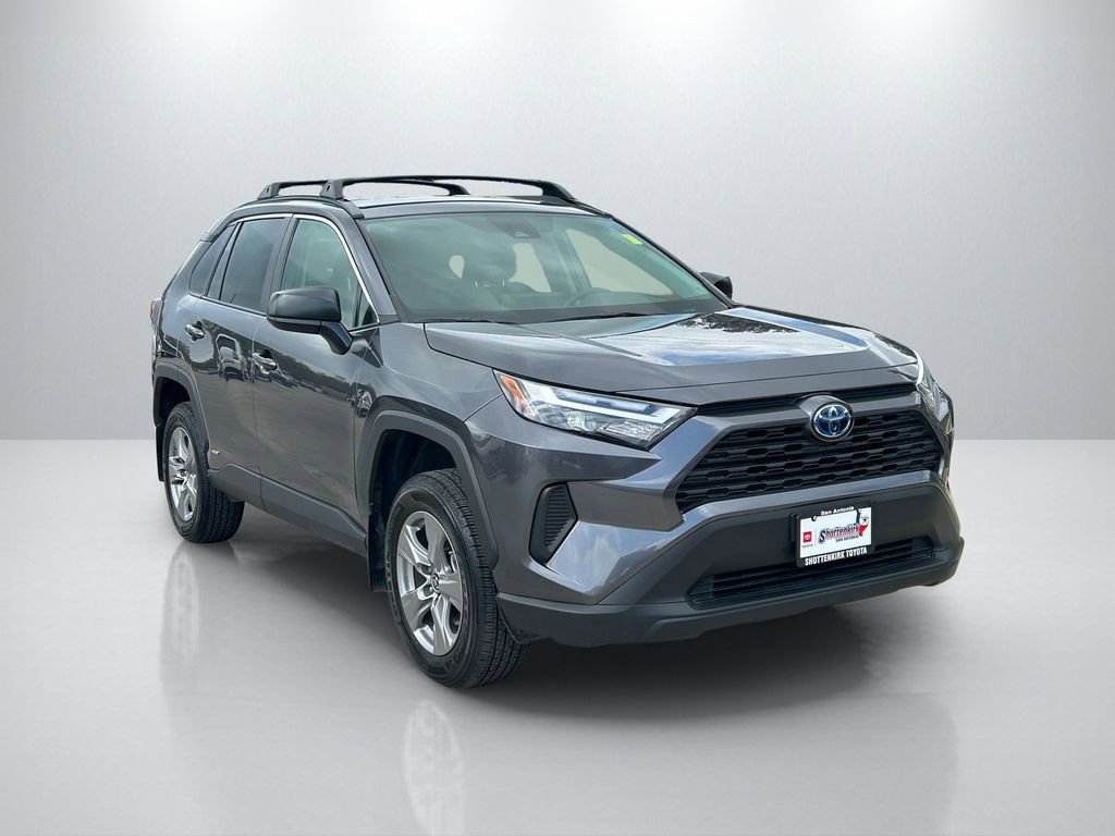 Used 2024 Toyota RAV4 LE AWD/4WD image 3