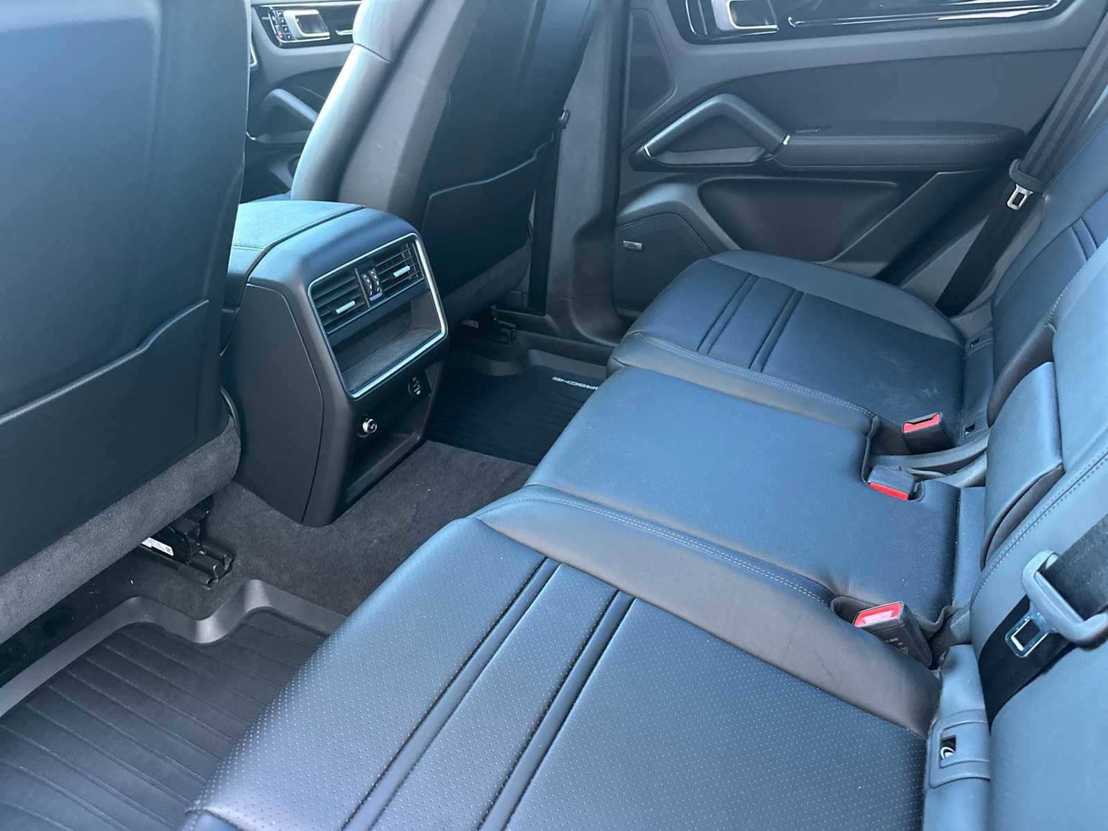 Certified 2019 Porsche Cayenne image 14