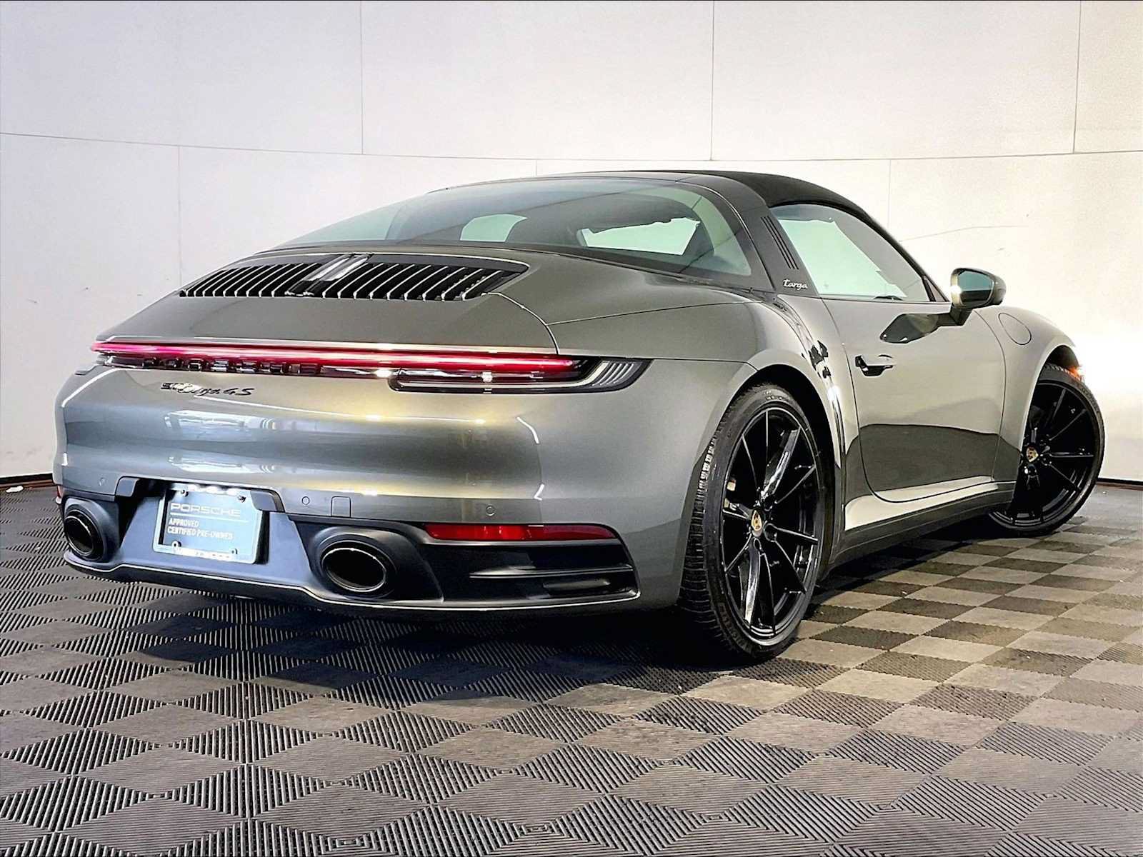 Certified 2021 Porsche 911 Targa 4S AWD/4WD image 7