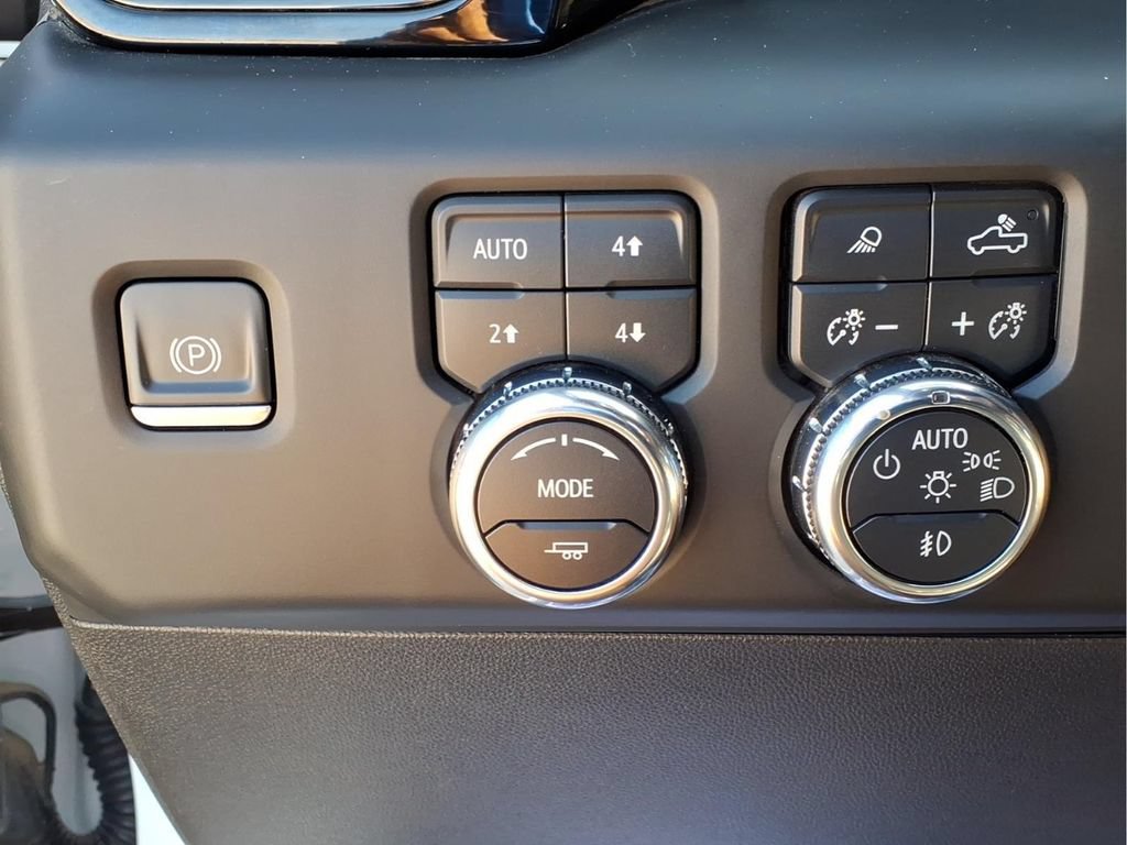 Used 2022 GMC Sierra 1500 AT4 w/ AT4 Preferred Package AWD/4WD image 13